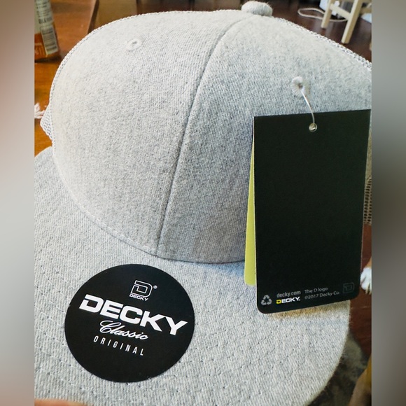 Decky Flat Bill Heather Gray Snap Back Hat Mens OS New - Picture 1 of 5